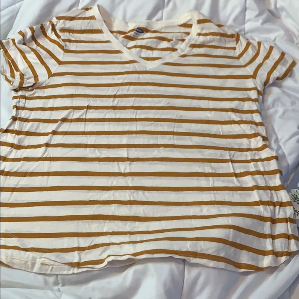 Old Navy T-Shirt